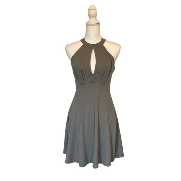 Charlotte Russe Sage Green Halter Keyhole Knee-Length Women’s Dress Medium - Picture 3 of 13